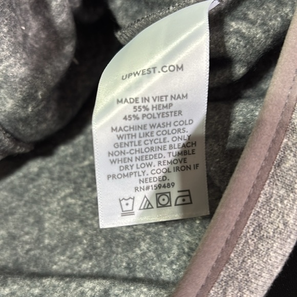 UpWest Snap Front crop hoodie,wide arm, knit cuffs,pockets,fleece like lining - Picture 13 of 13